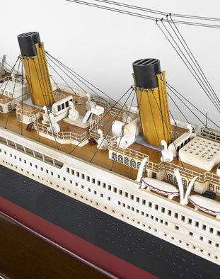 AUTHENTIC MODELS TITANIC Miglior Prezzo